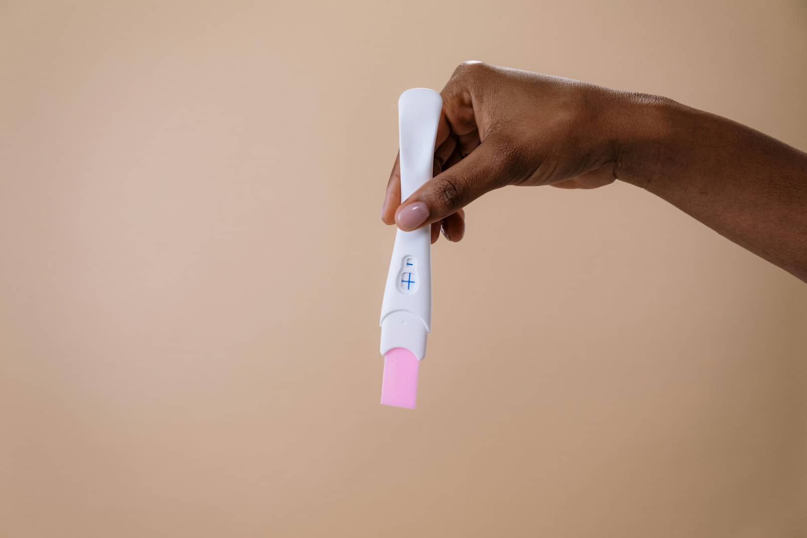 Holdig pregnancy test